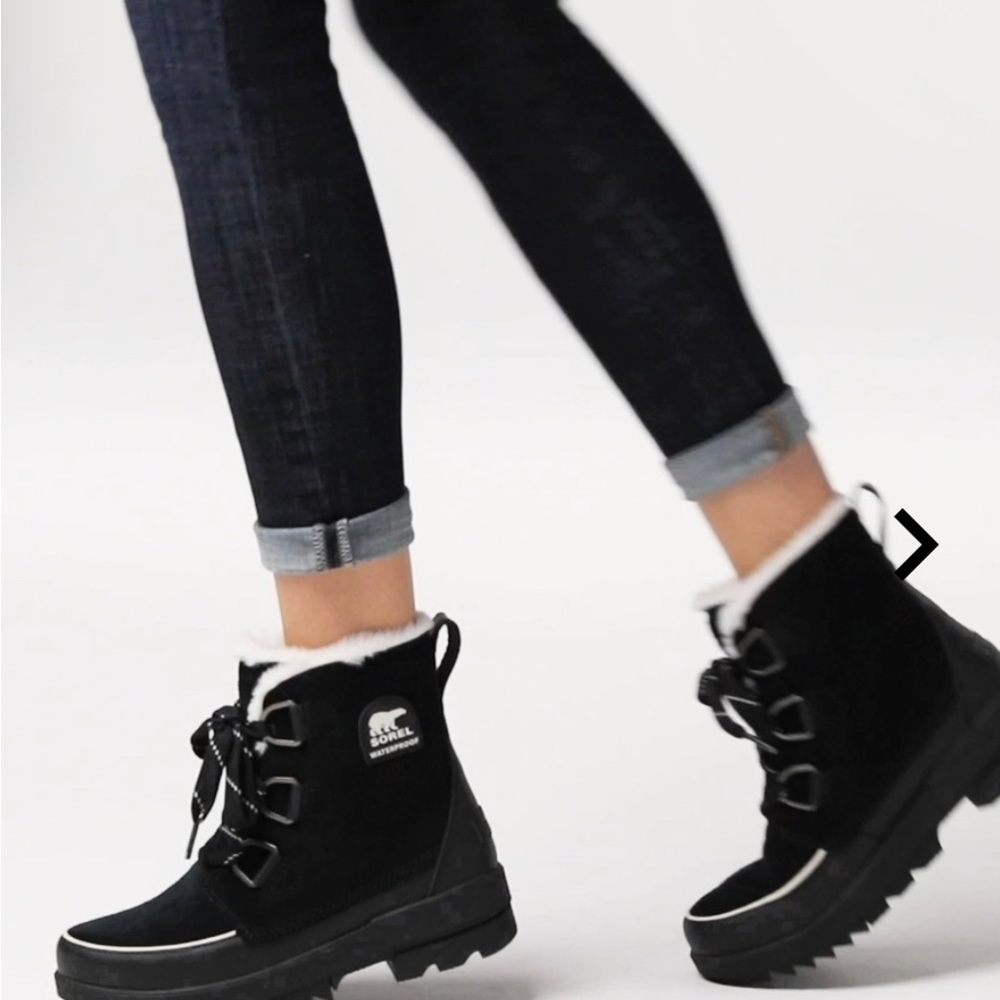 Waterproof booties. NIB! ! Black, warm and fabulous!